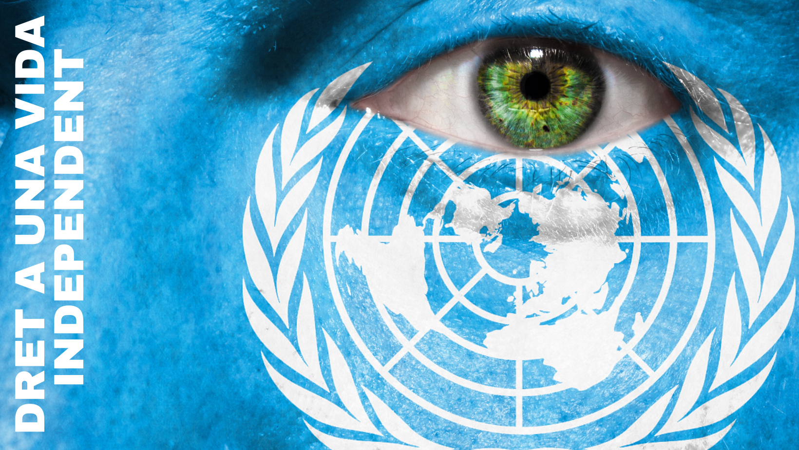 Una cara pintada de blau amb un dibuix del logo de Nacions Unides a sota de l'ull