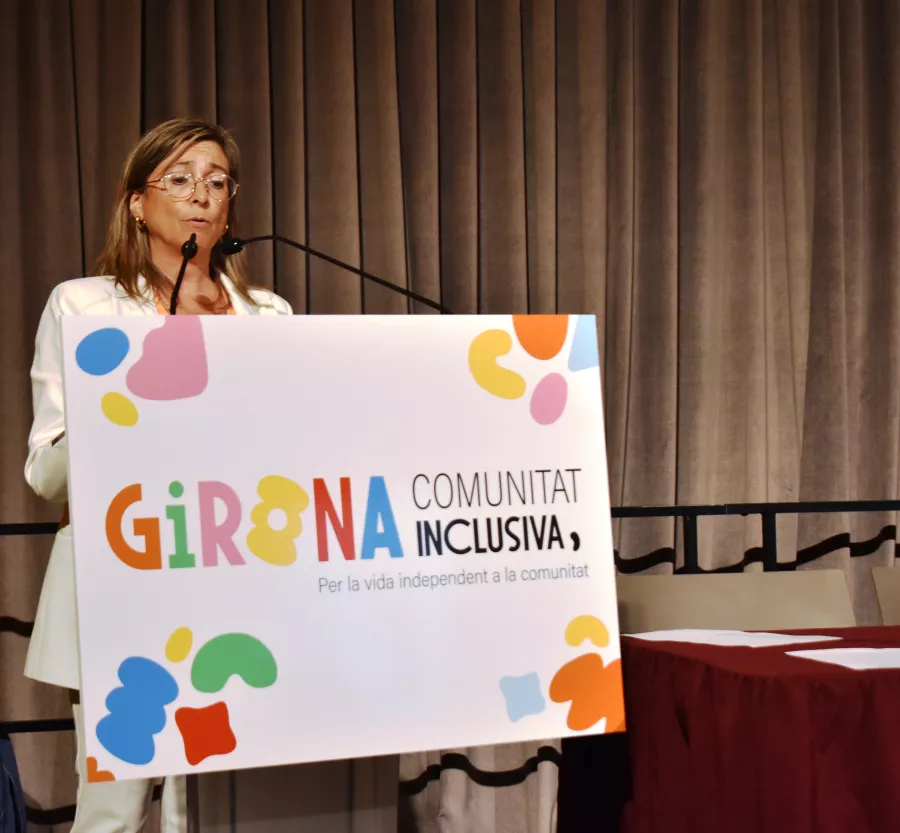 Gemma Martínez, regidora de Ciutat que Cuida, durant l'obertura de l'acte